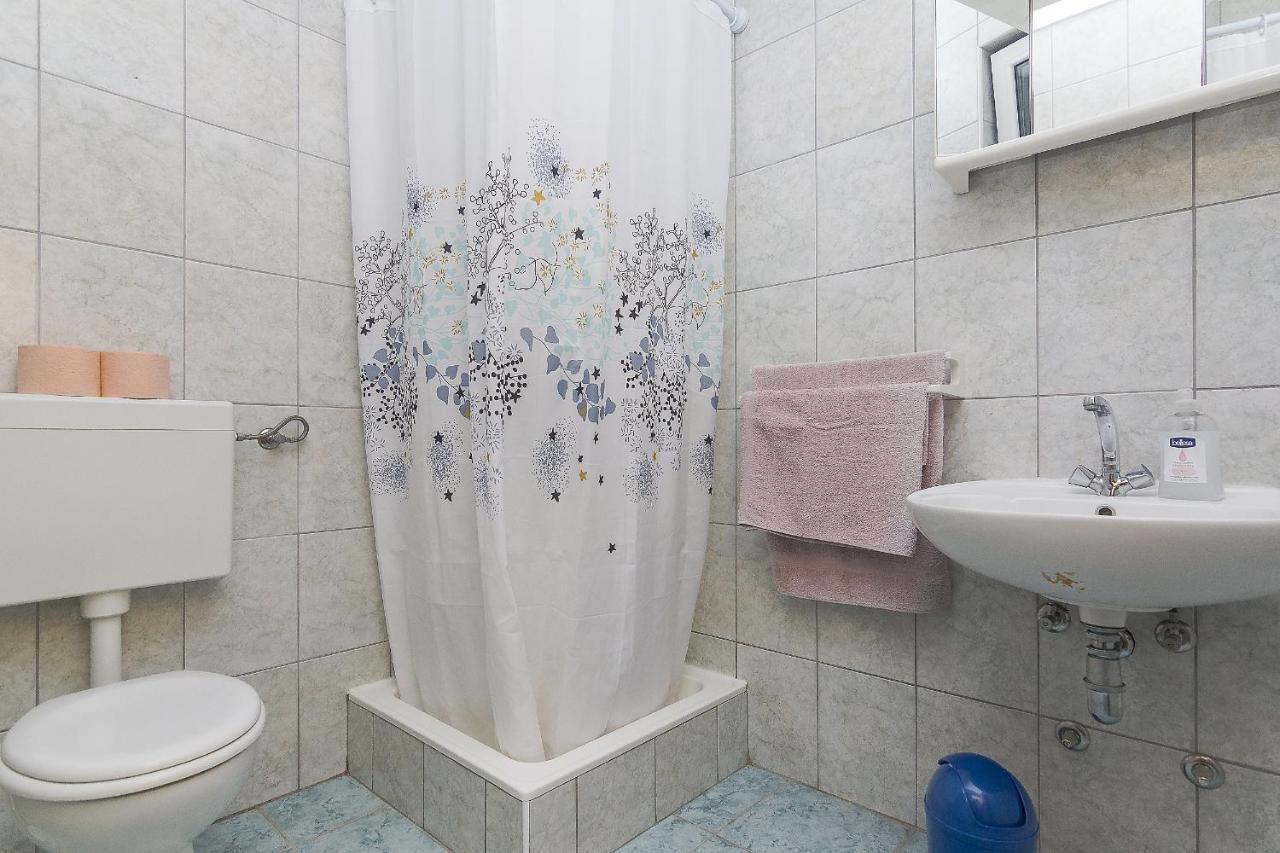 Apartments With A Parking Space Brela, Makarska - 11687 외부 사진
