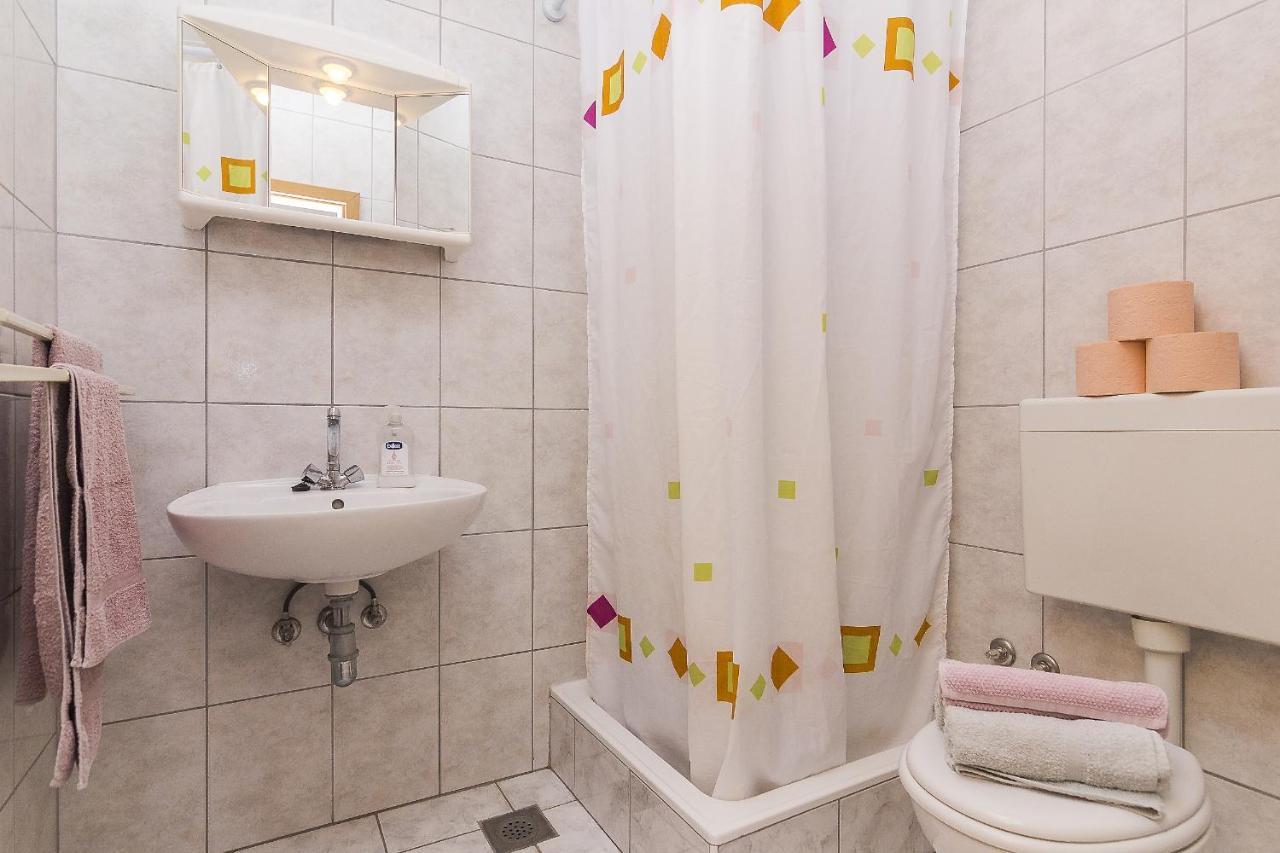 Apartments With A Parking Space Brela, Makarska - 11687 외부 사진