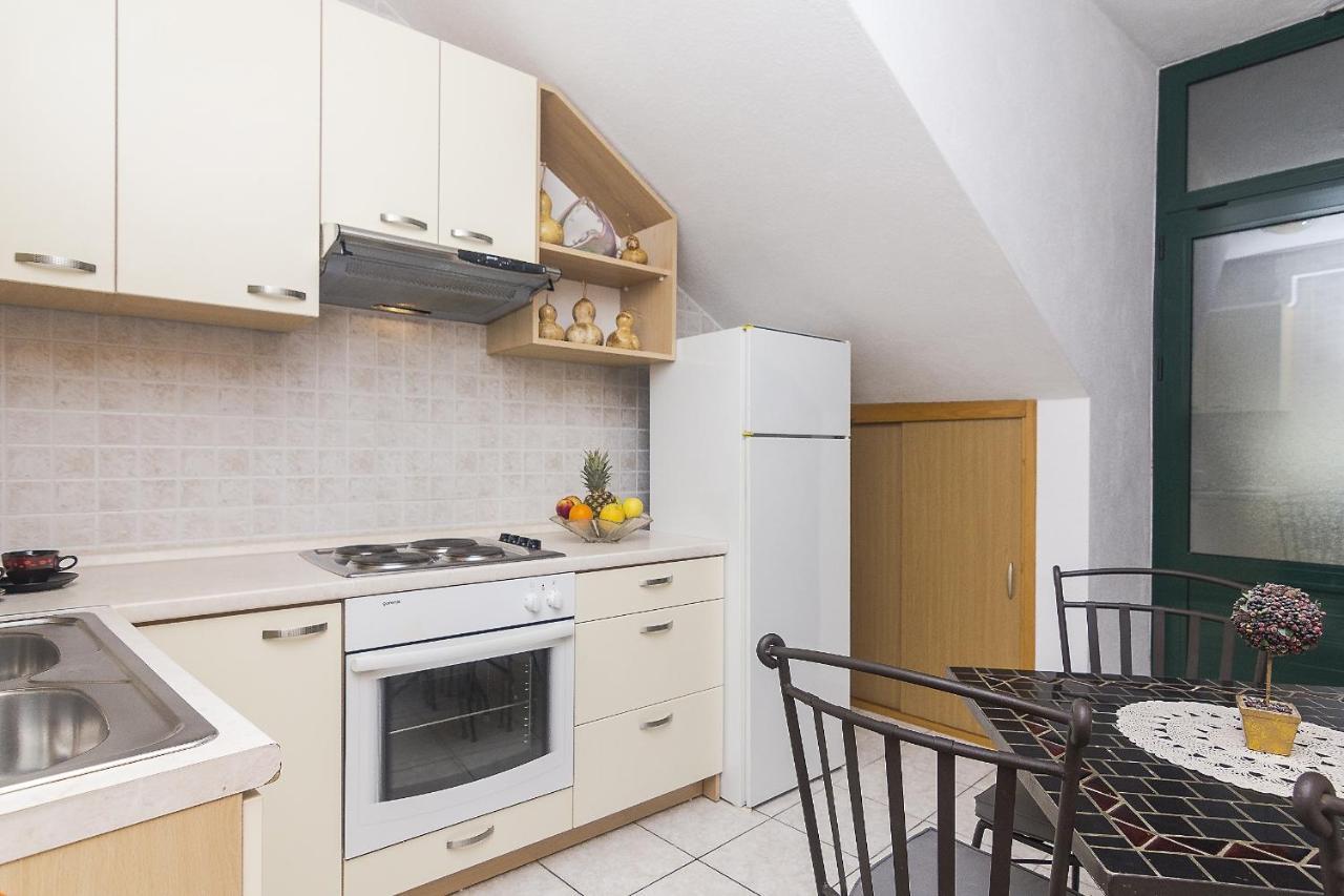 Apartments With A Parking Space Brela, Makarska - 11687 외부 사진