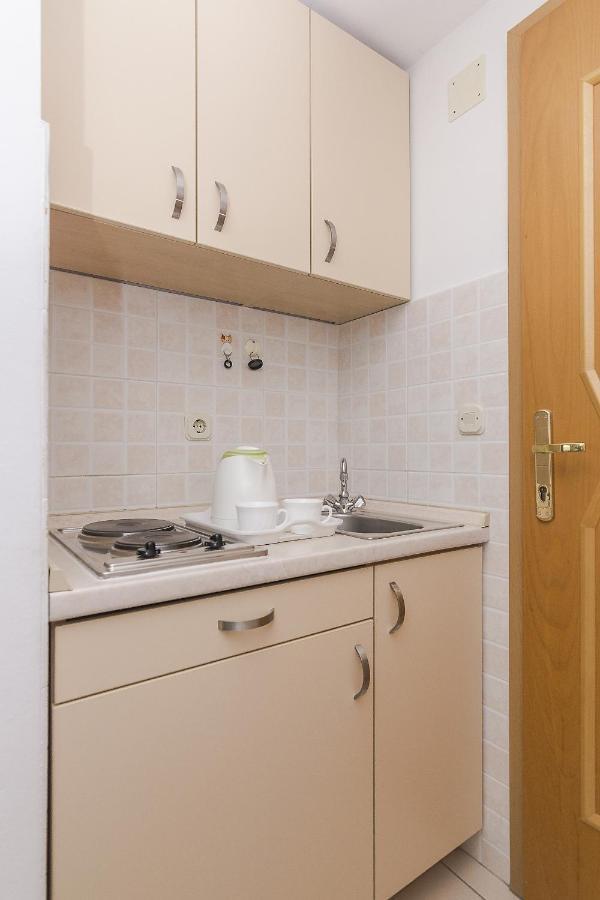 Apartments With A Parking Space Brela, Makarska - 11687 외부 사진