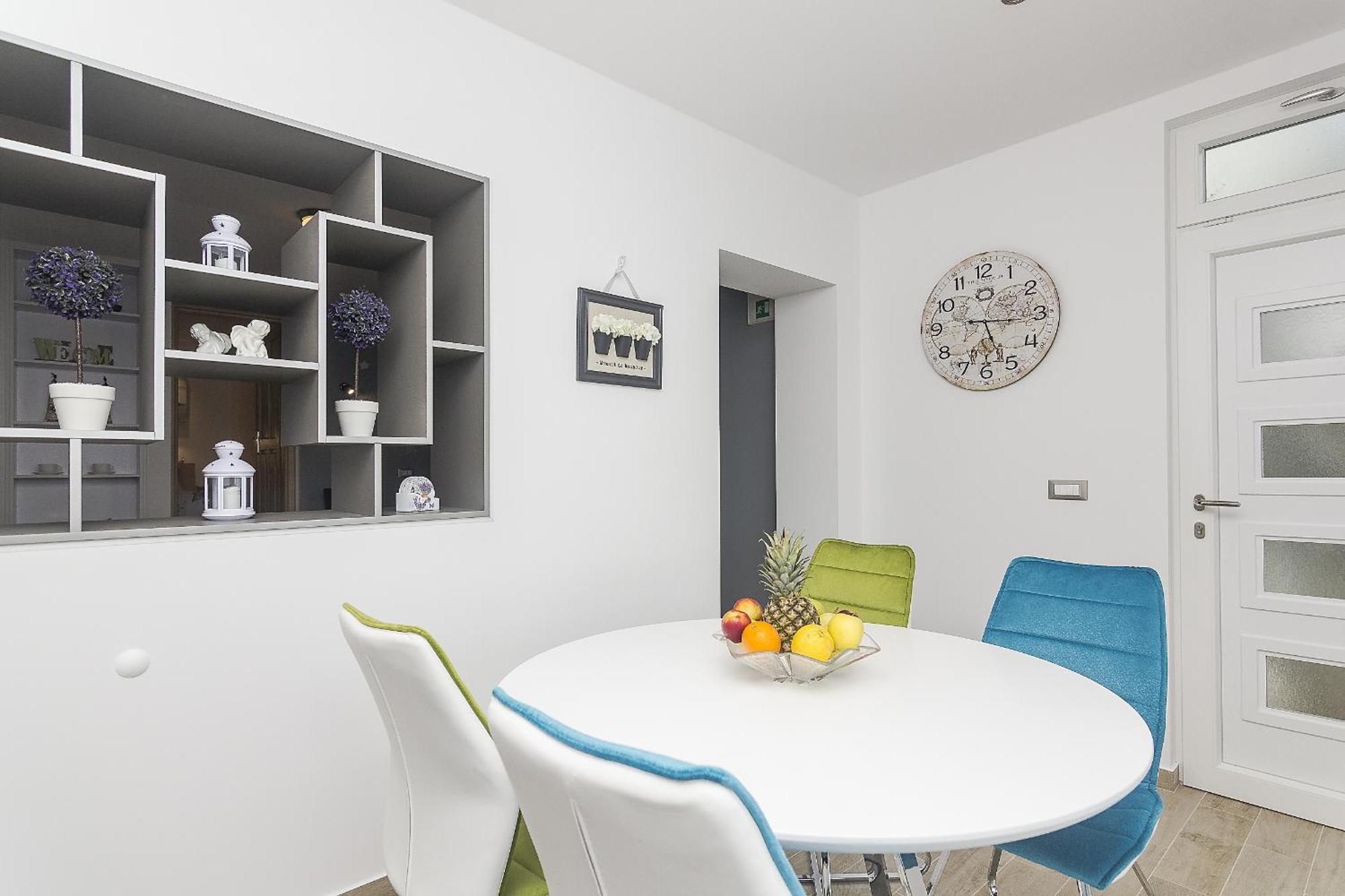 Apartments With A Parking Space Brela, Makarska - 11687 객실 사진