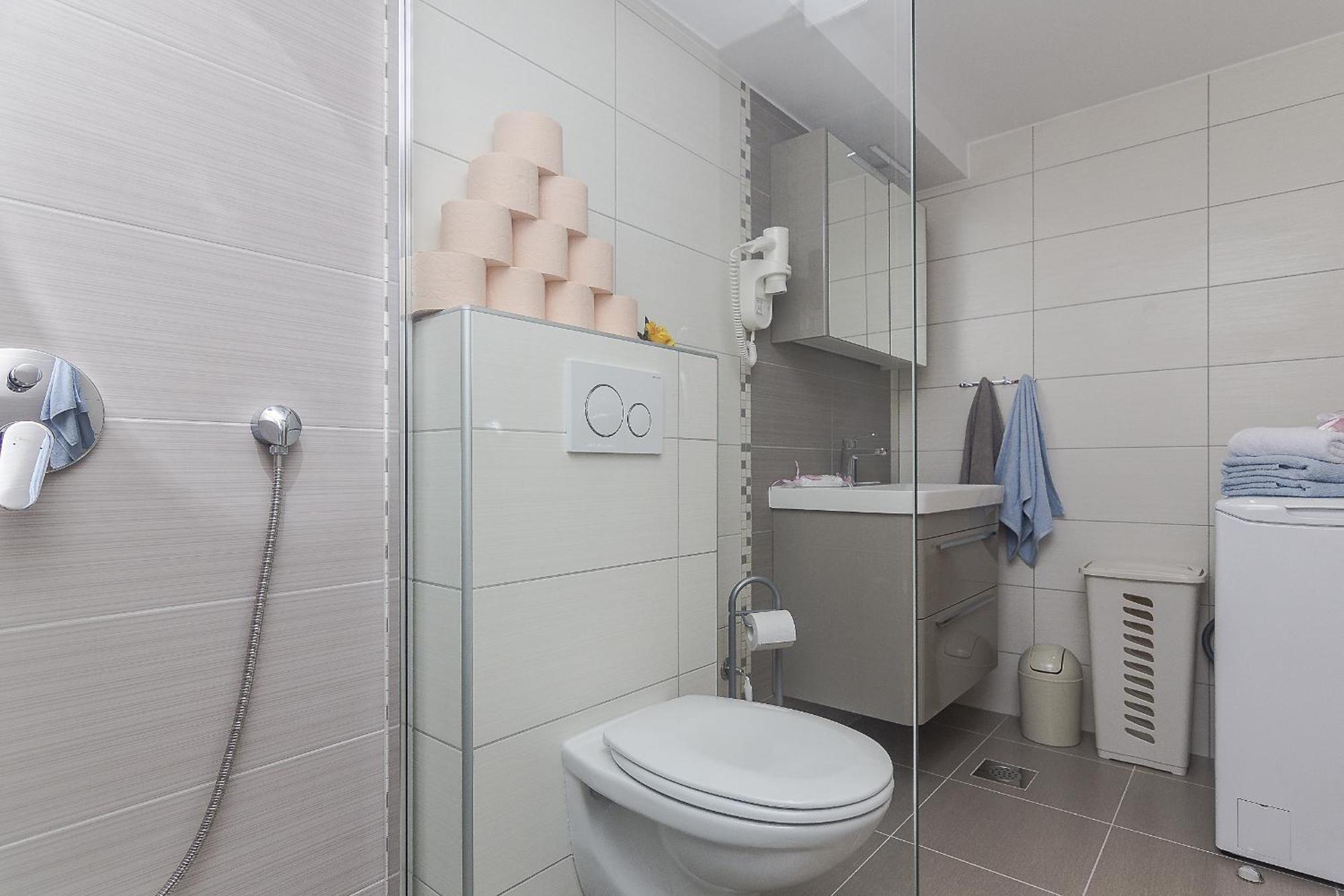 Apartments With A Parking Space Brela, Makarska - 11687 객실 사진