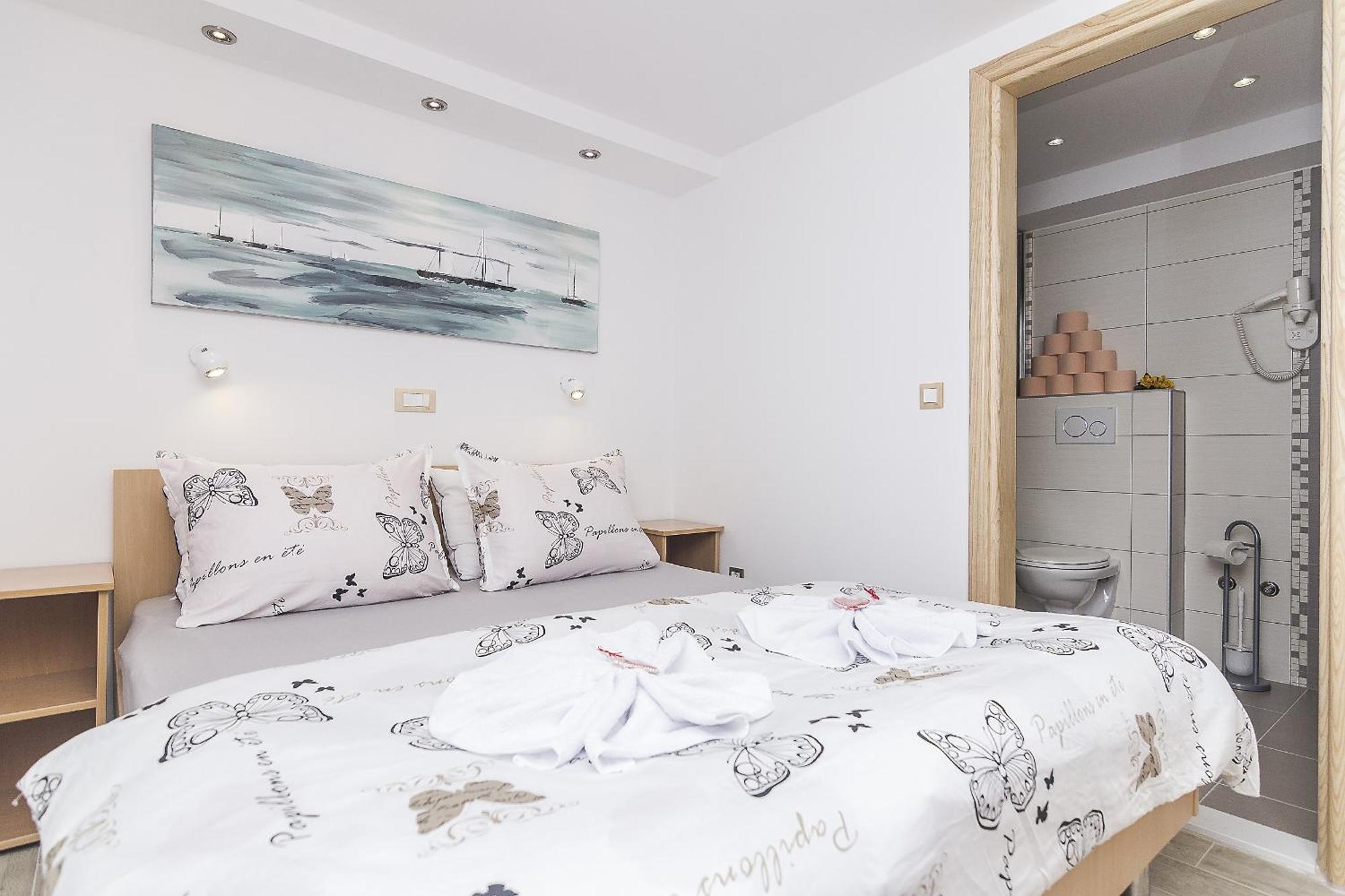 Apartments With A Parking Space Brela, Makarska - 11687 객실 사진
